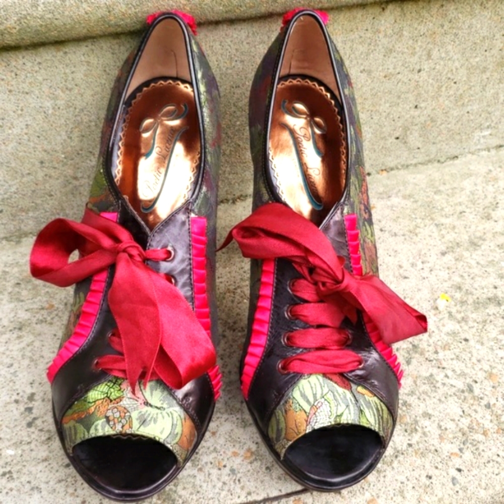 Poetic Licence  Sz 10 Racy Lady Light Green